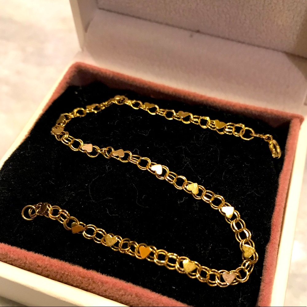 14K Gold French lace w/ hearts 7” bracelet. Sweet!